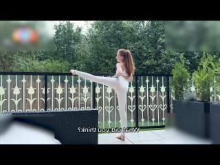 girlfriend in leggings